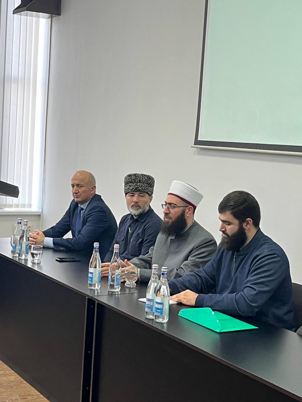 Встречи зарубежных богословов с прихожанами мечетей республики и студентами