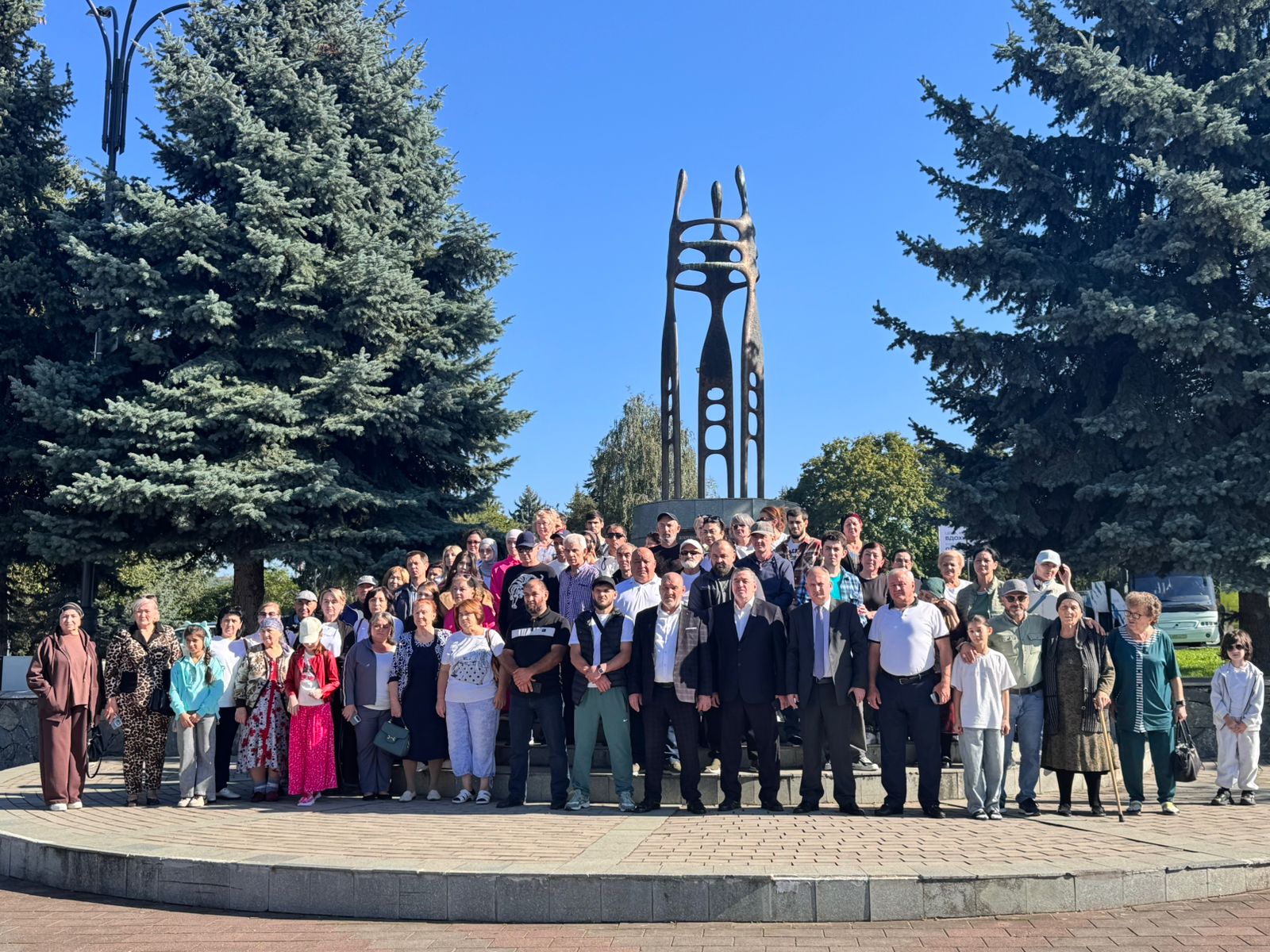 Митинг, посвященный Дню Победы и Дню Независимости Абхазии